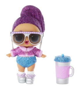 L.o.l. surprise! winter chill spaces playset with doll- style 2