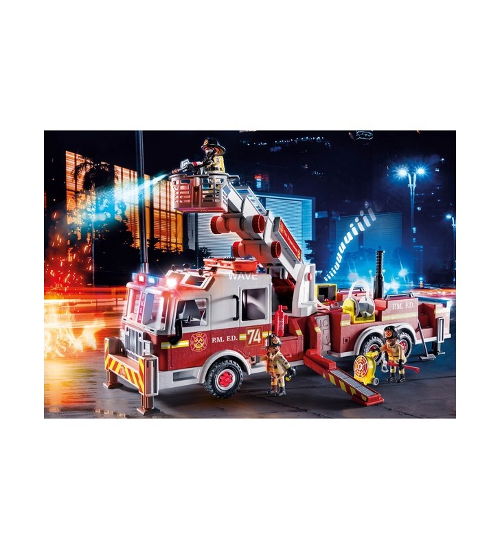 Playmobil 70935 vehicul cu mașină de pompieri city action: jucărie de construcție cu scară turn din sua (multicolor, cu lumină, sunet și tun de apă de lucru)