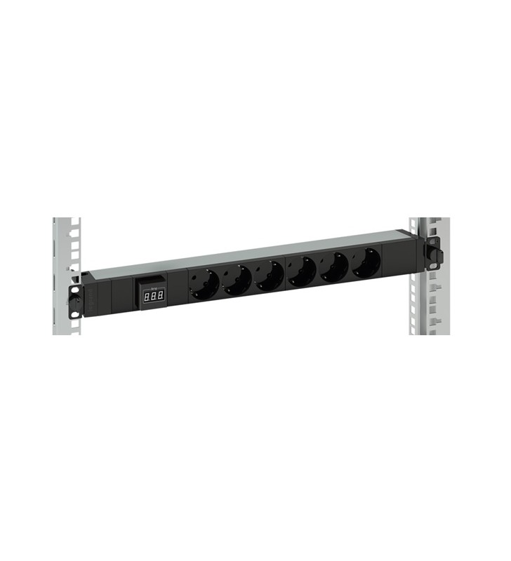 Legrand pdu switched vertical 1 phase 10 amps with 16 c13 outlets with c14 input