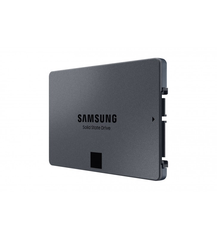 Samsung mz-77q4t0 2.5" 4000 giga bites ata iii serial v-nand mlc